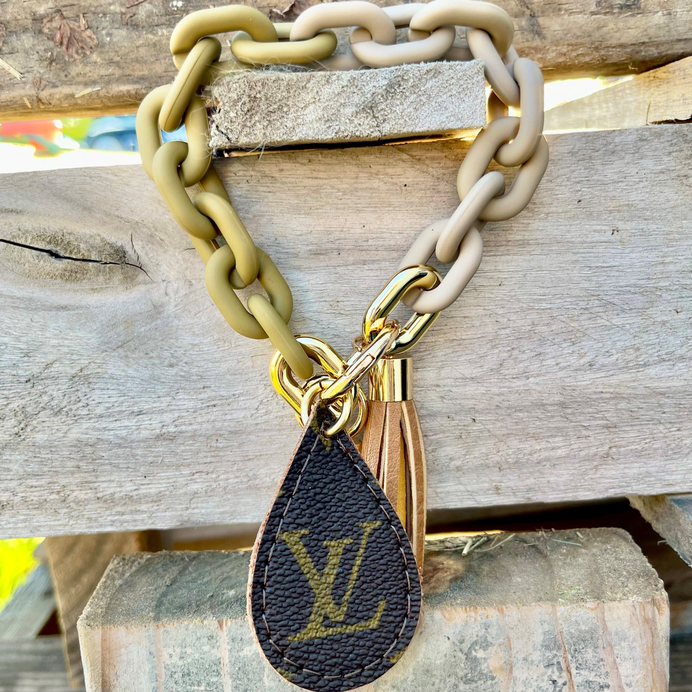 Upcycled LV keychain chain wristlet – Anagails